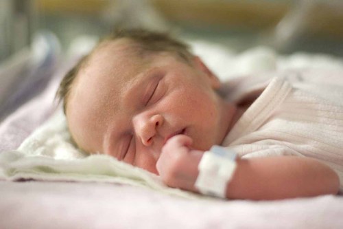 Bebés Prematuros: a que riesgos se enfrentan y que cuidados necesitan?