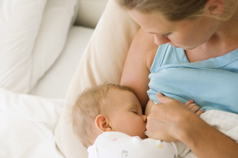 El paso de la lactancia materna al biberón: el destete