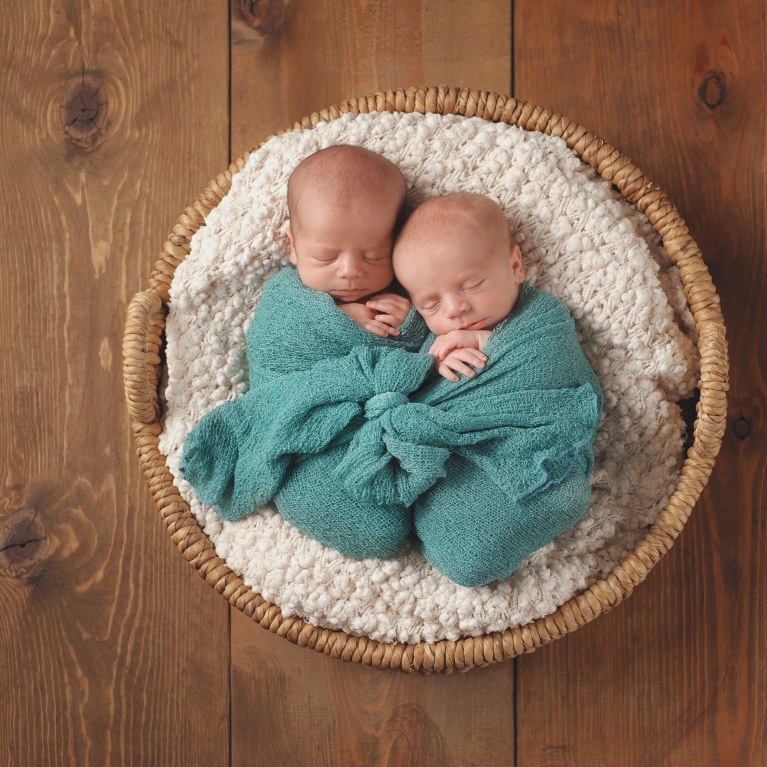 ¿Cómo es el periodo de lactancia materna con gemelos?